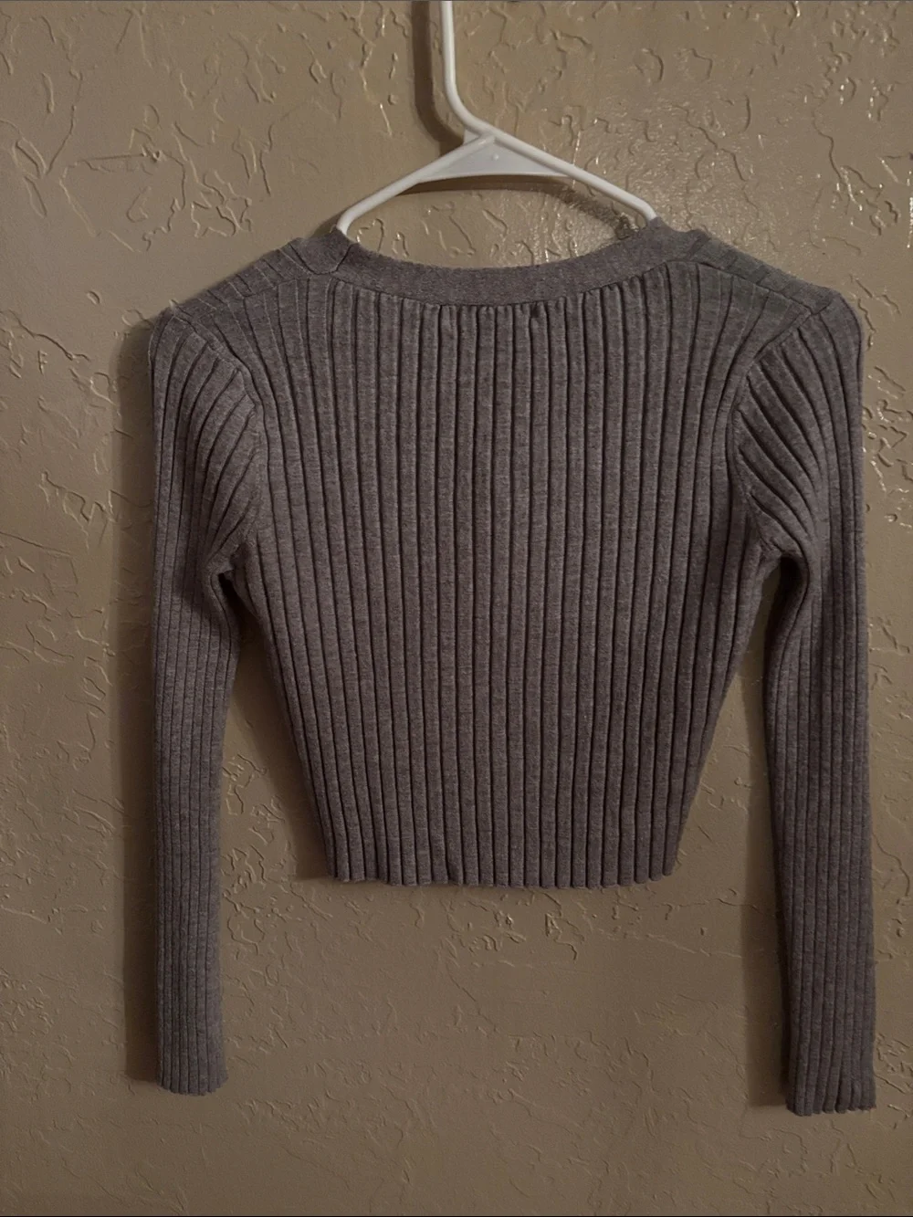 Dazy Gray Ribbed V-Neck Cropped Cardigan - Picture 4 of 4